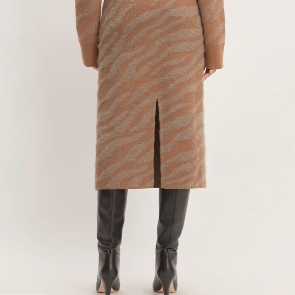 🚫 SOLD NWT Everlane Alpaca Tiger Skirt - Picture 2 of 5